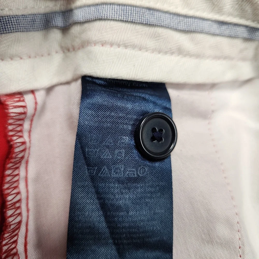 Tommy Hilfiger Mens Red Chino Shorts Navy Ribbon Trim Size 36 Flat Front Cotton